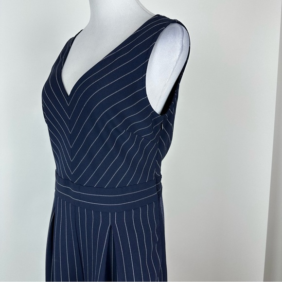 1901 Navy White Pinstriped Cropped Jumpsuit Tie Back Size 10 - Picture 8 of 13